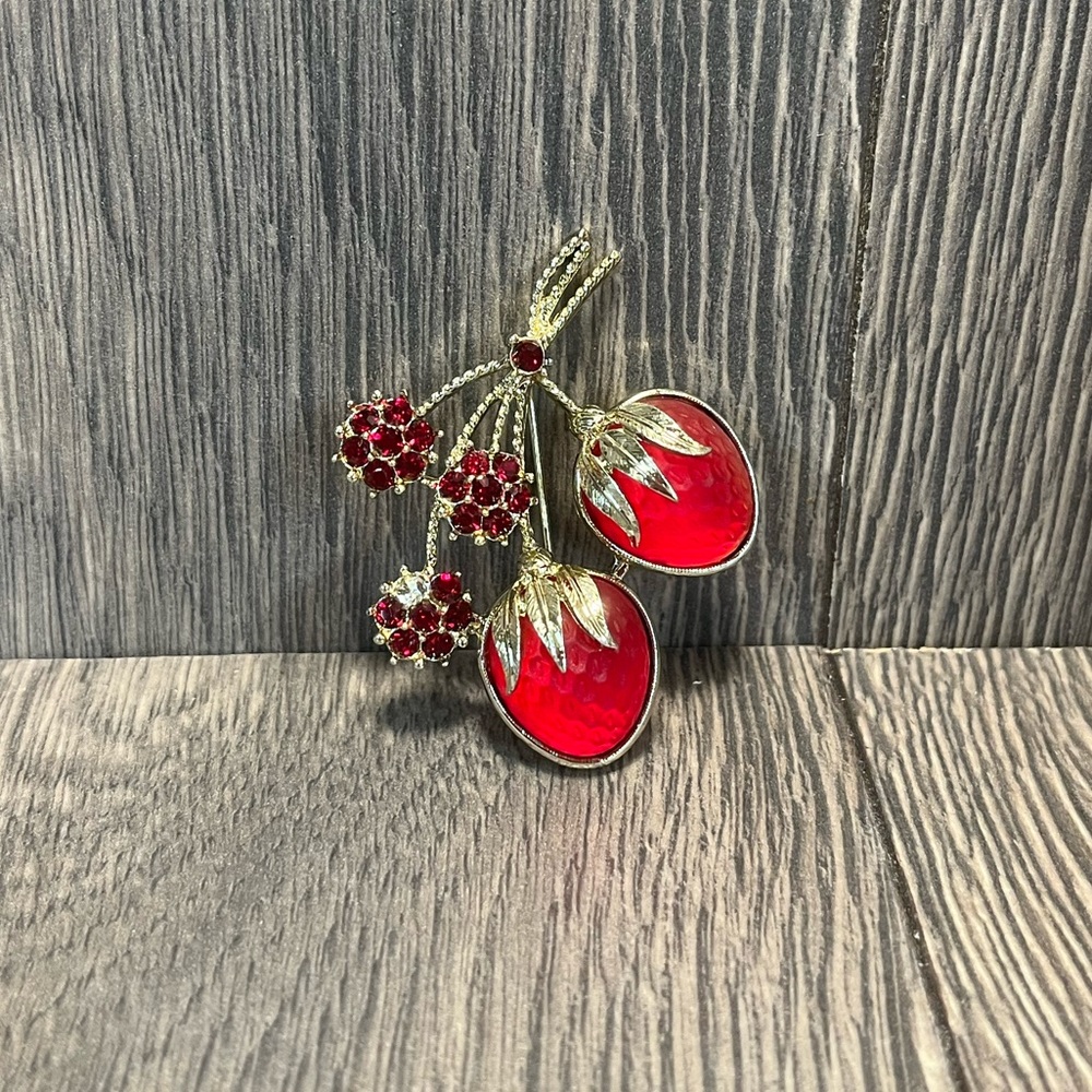 Vintage 1960s Sarah Conventry Strawberry Festival Brooch